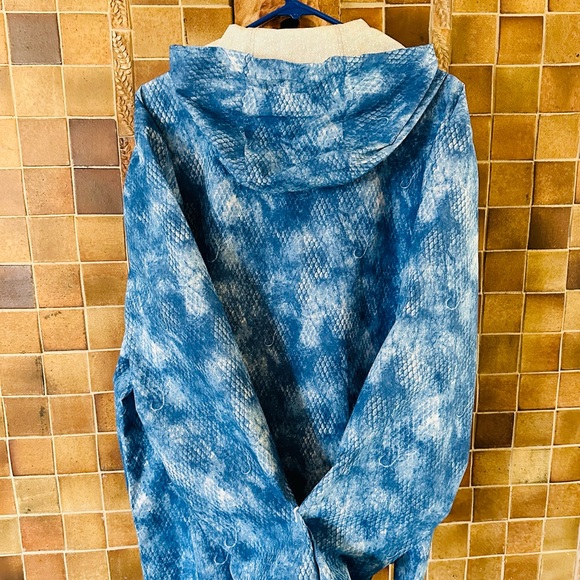 Reel Life waterprf jacket w/hood.Will fit Women's or Men's XXL 26" armpit-armpit - Picture 3 of 4